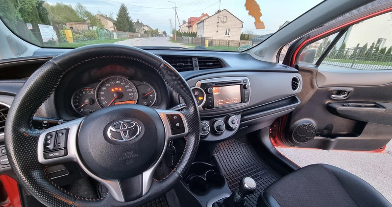 Toyota Yaris cena 30900 przebieg: 148000, rok produkcji 2011 z Sławno małe 466